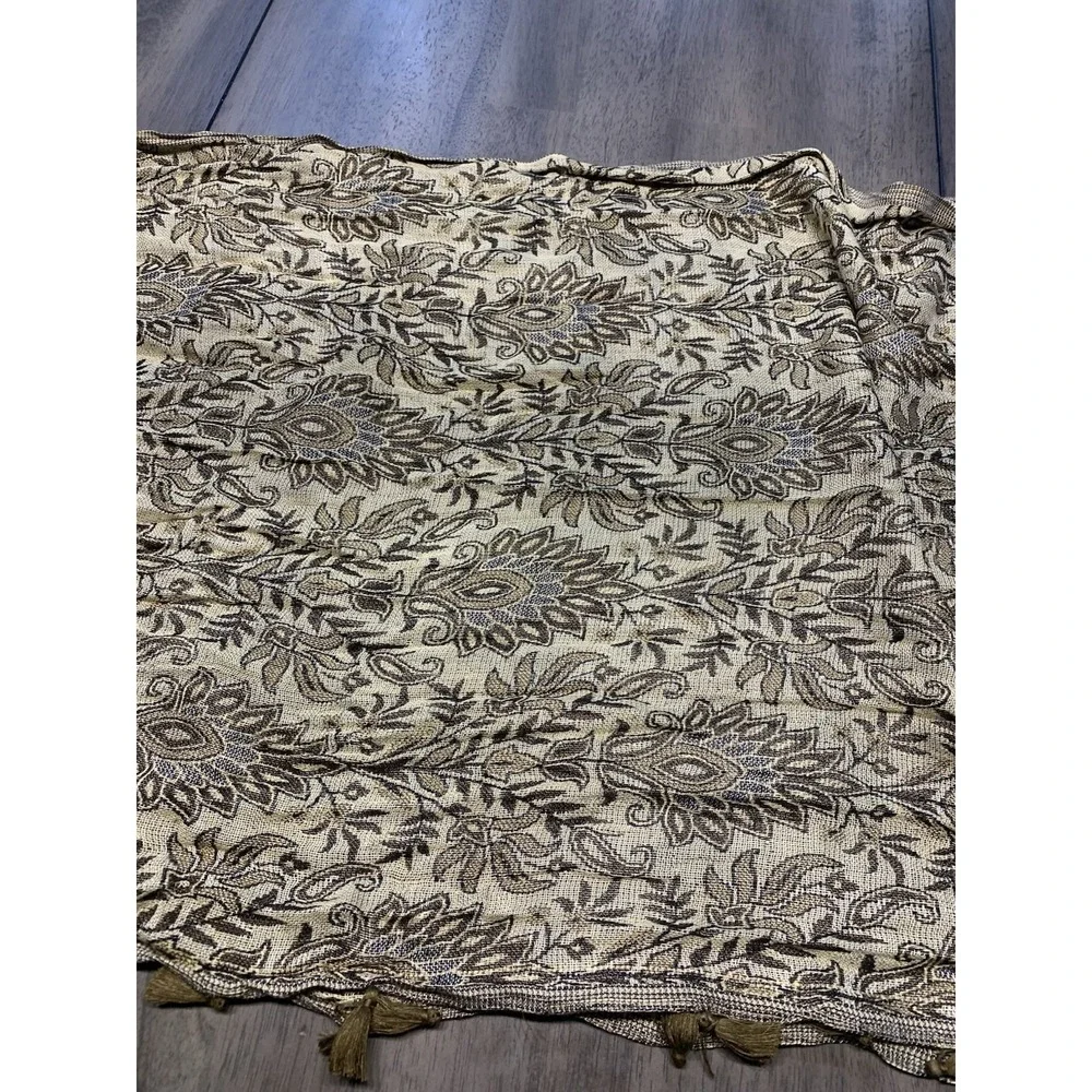 D &Y Scarf Womens Paisley Soft Vintage Old  Elegant. 99% VISCOSE SIZE:‎ 20